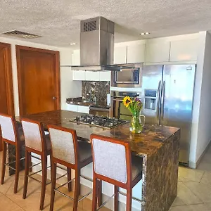 Amazing Views, Beachfront Grand Venetian Apartment Puerto Vallarta